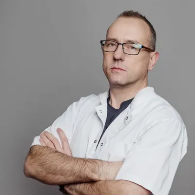 lek. Janusz Sznajder, Chirurg